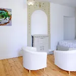 Bordeaux Village 아파트 블라이