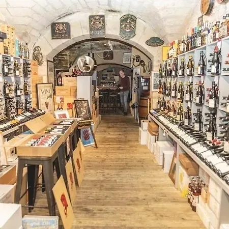 Bordeaux Village Apartment