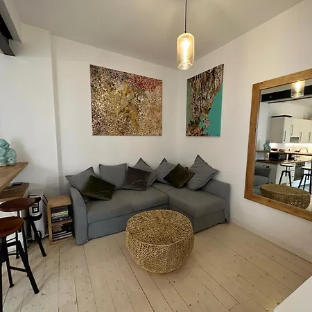 Bordeaux Village Apartman *