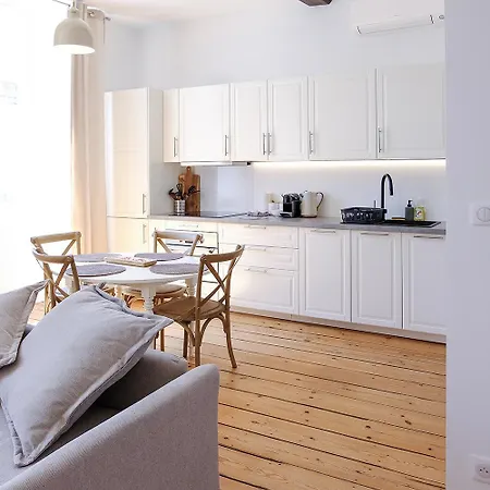 Bordeaux Village Apartment