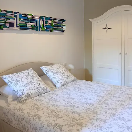 Bordeaux Village Apartman *