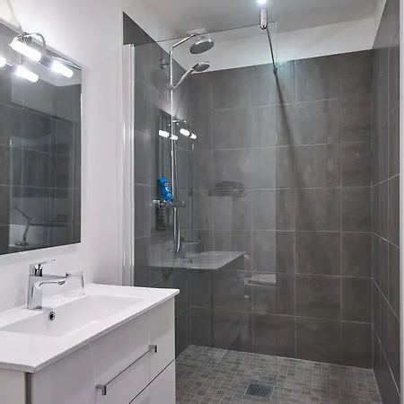 Bordeaux Village Apartment