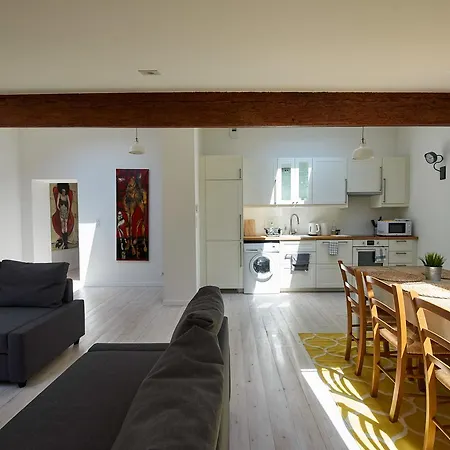 Bordeaux Village Apartment